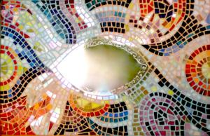 Mosaico specchio a mandorla